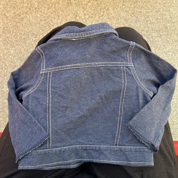 **LAST CHANCE!! Guess Baby Snap Up Faux Denim Jacket 6-9 Months - Picture 2 of 7